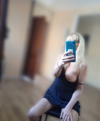 Соблазнительная блондинка ждет тебя для увлекательного путешествия в мир похоти и страсти. Я готова исполнить все твои самые грязные фантазии, просто скажи мне, что хочешь. Приглашаю к себе для незабываемого отдыха! 3992, 43 года