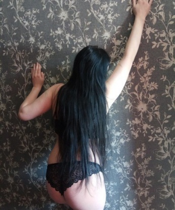 Со мной тебе не будет скучно! Горячая брюнетка с изысканным вкусом и нежными прикосновениями приглашает в гости. Гарантирую конфиденциальность и незабываемое время в моих объятиях. 5487, 29 лет